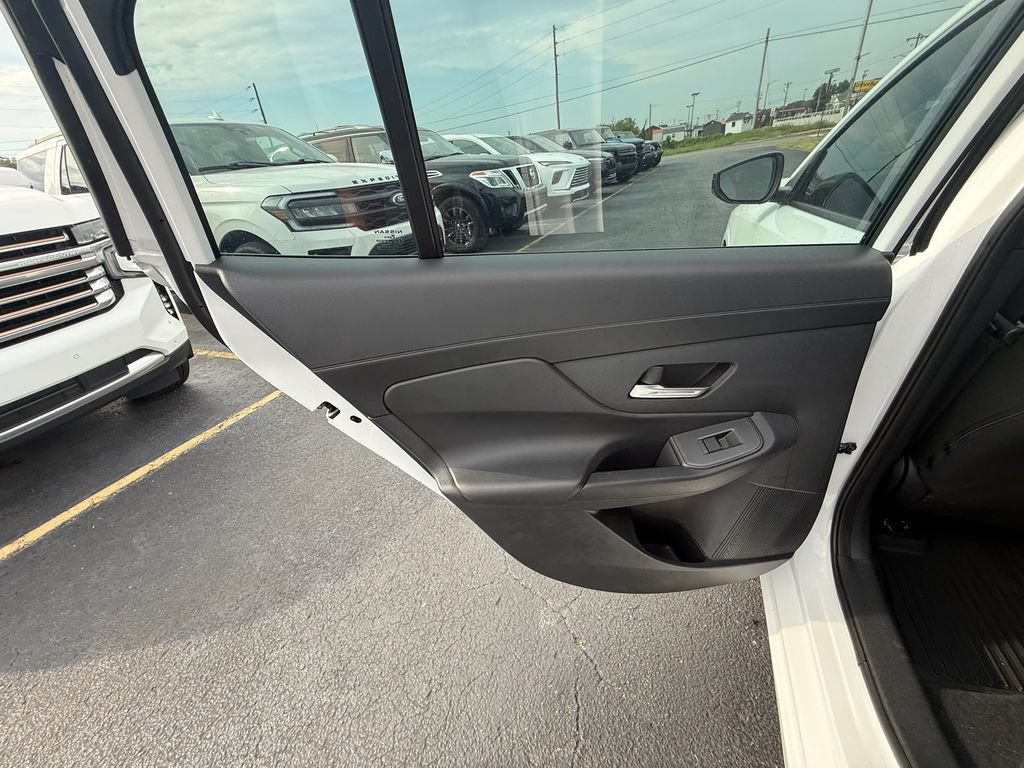 Used 2026 Nissan Sentra SV w/ SV Convenience Package FWD image 18