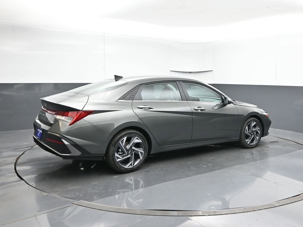 New 2026 Hyundai Elantra Limited image 5