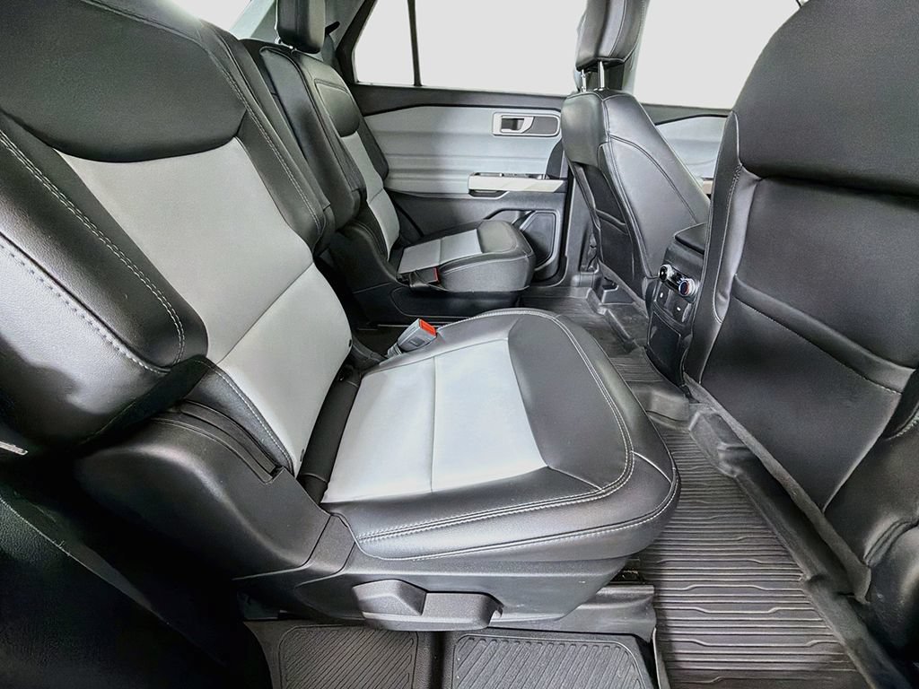 Used 2023 Ford Explorer XLT w/ Equipment Group 202A AWD/4WD image 25