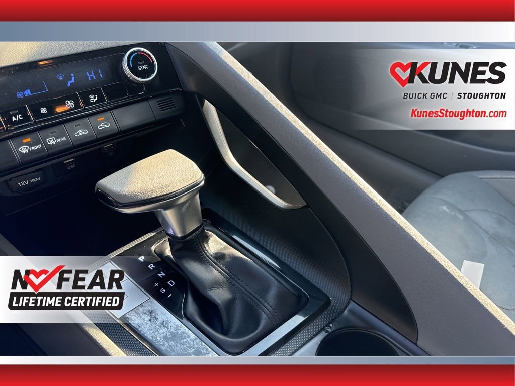 Used 2022 Hyundai Elantra SEL image 32