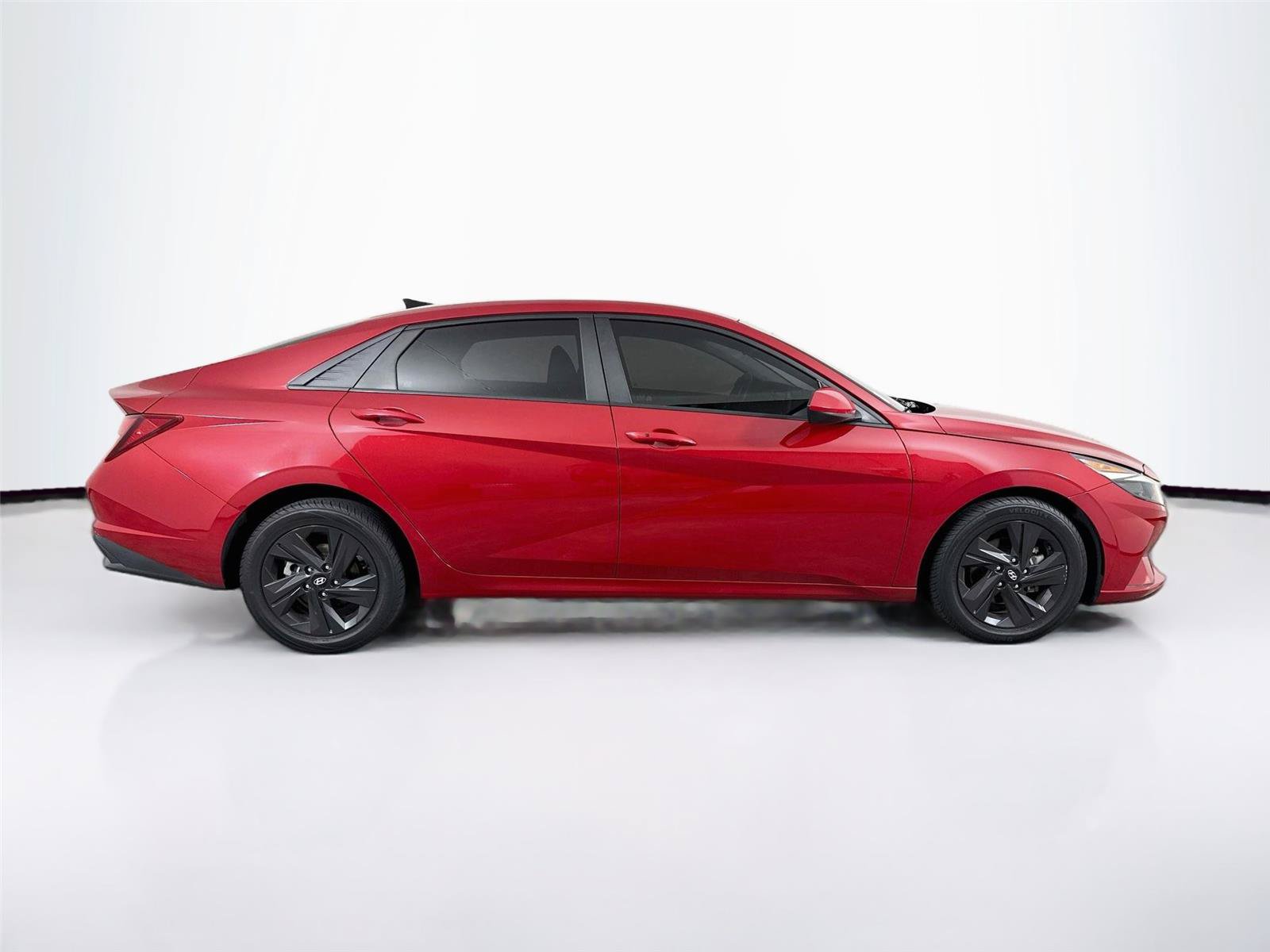 Used 2022 Hyundai Elantra SEL w/ Convenience Package FWD image 6