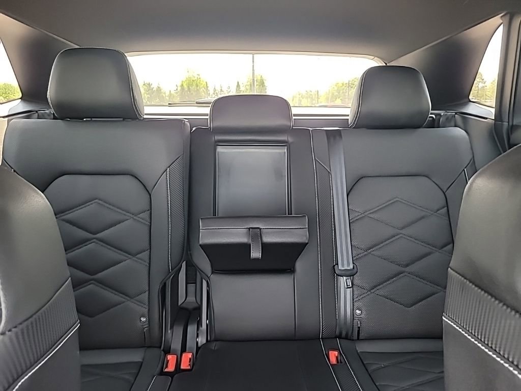 Used 2025 Volkswagen Atlas Cross Sport SE AWD/4WD image 10