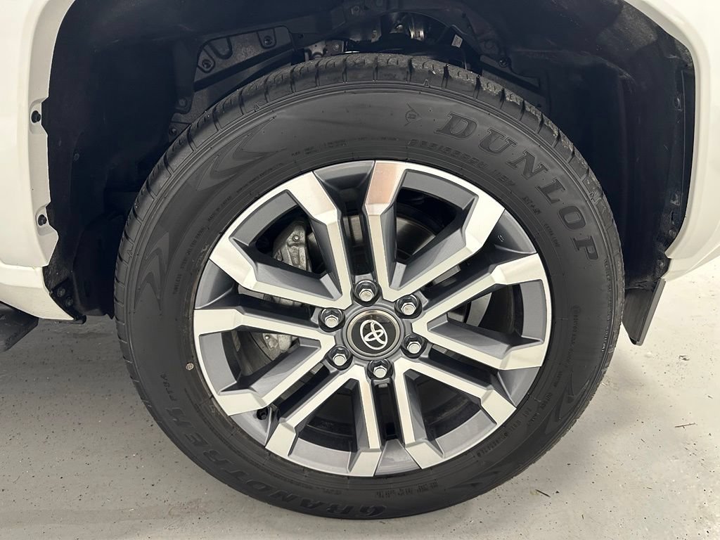 Used 2025 Toyota 4Runner Limited AWD/4WD image 61