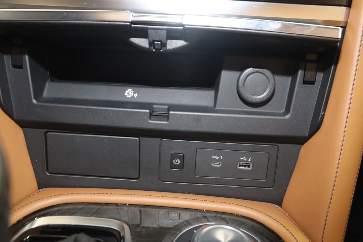 Used 2023 INFINITI QX80 Sensory w/ Cargo Package AWD/4WD image 36