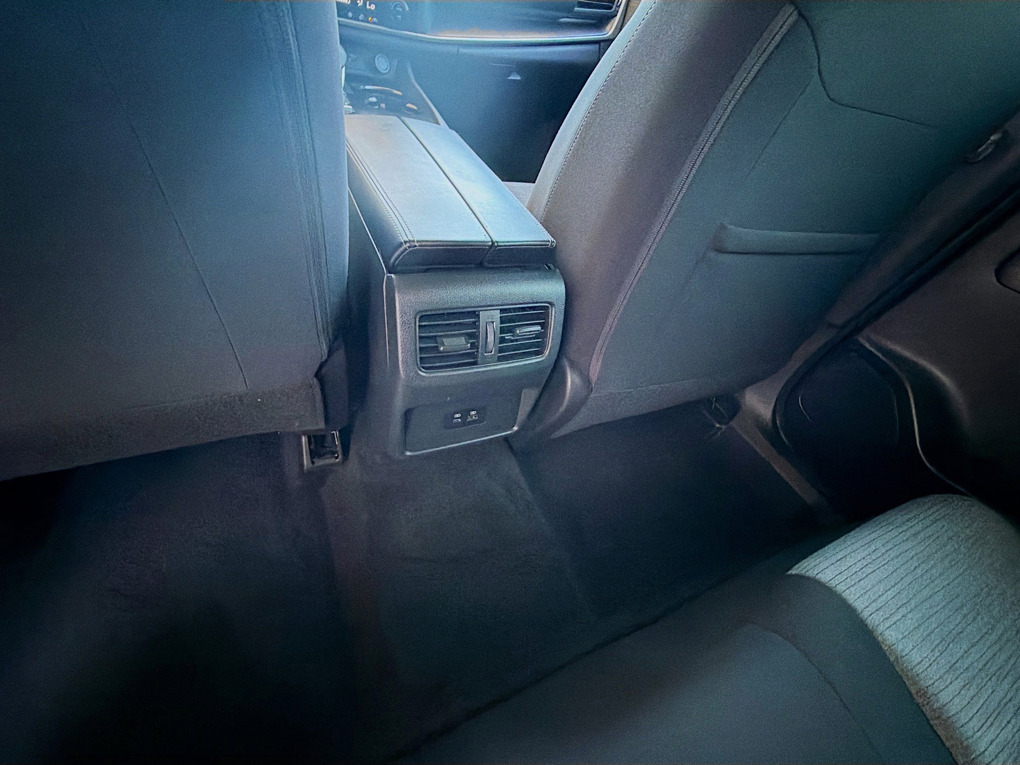 Used 2023 Nissan Rogue SV image 23