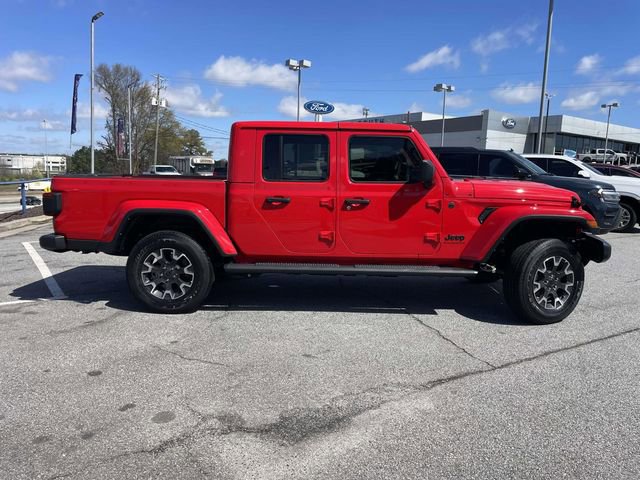 Used 2024 Jeep Gladiator Sport w/ Premium Package image 2