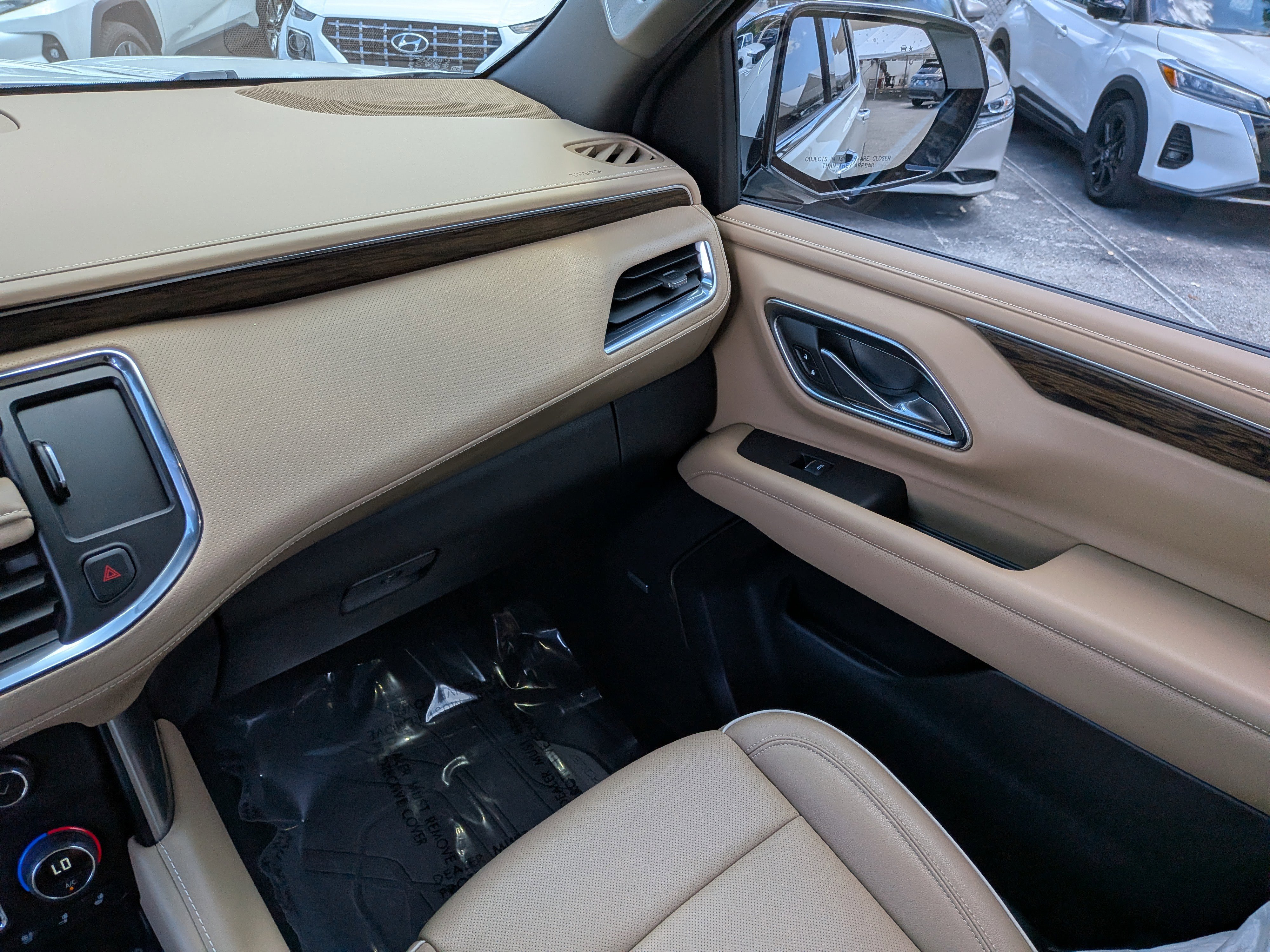 Used 2024 Chevrolet Tahoe Premier w/ Advanced Technology Package RWD image 19
