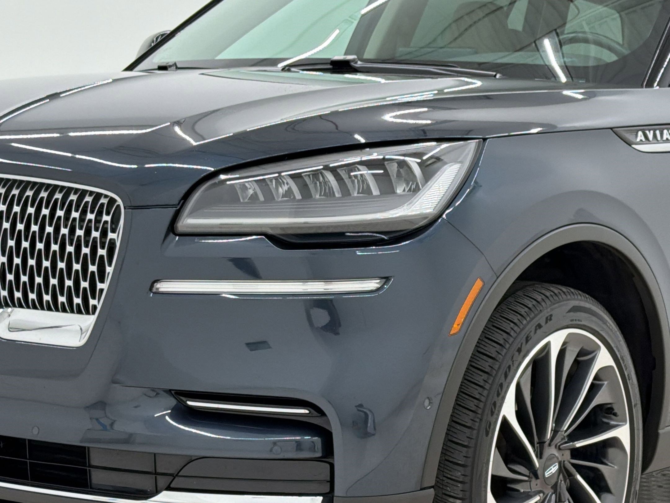 Used 2024 Lincoln Aviator Reserve w/ Equipment Group 201A AWD/4WD image 11