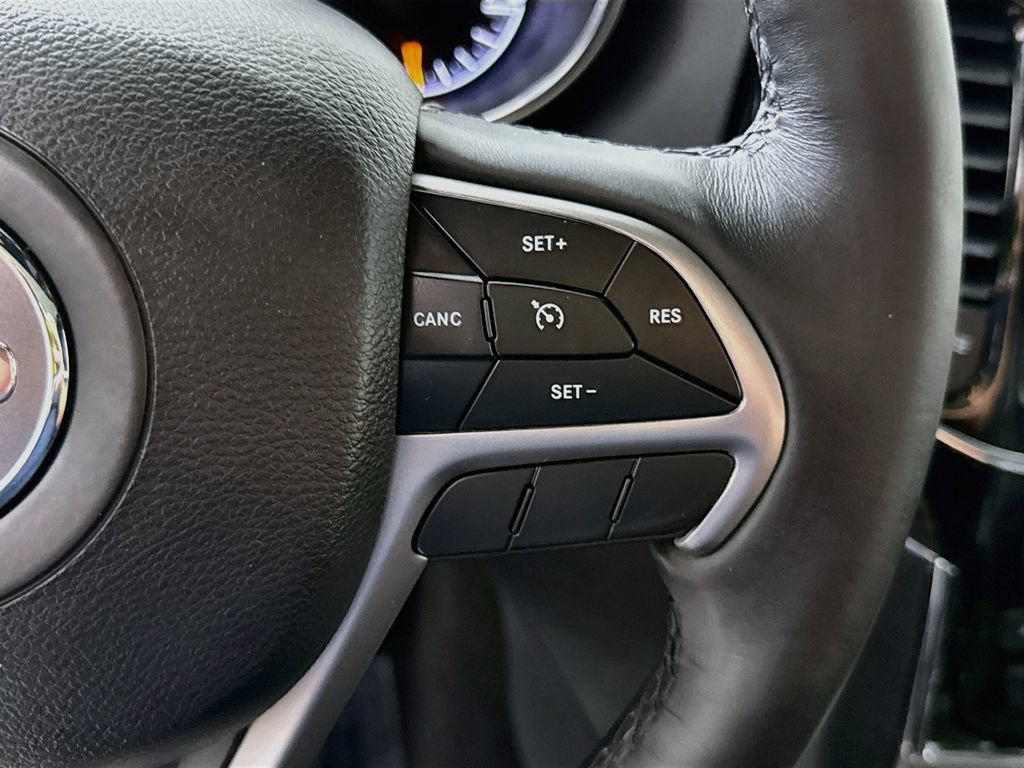 Used 2019 Jeep Grand Cherokee Limited AWD/4WD image 25
