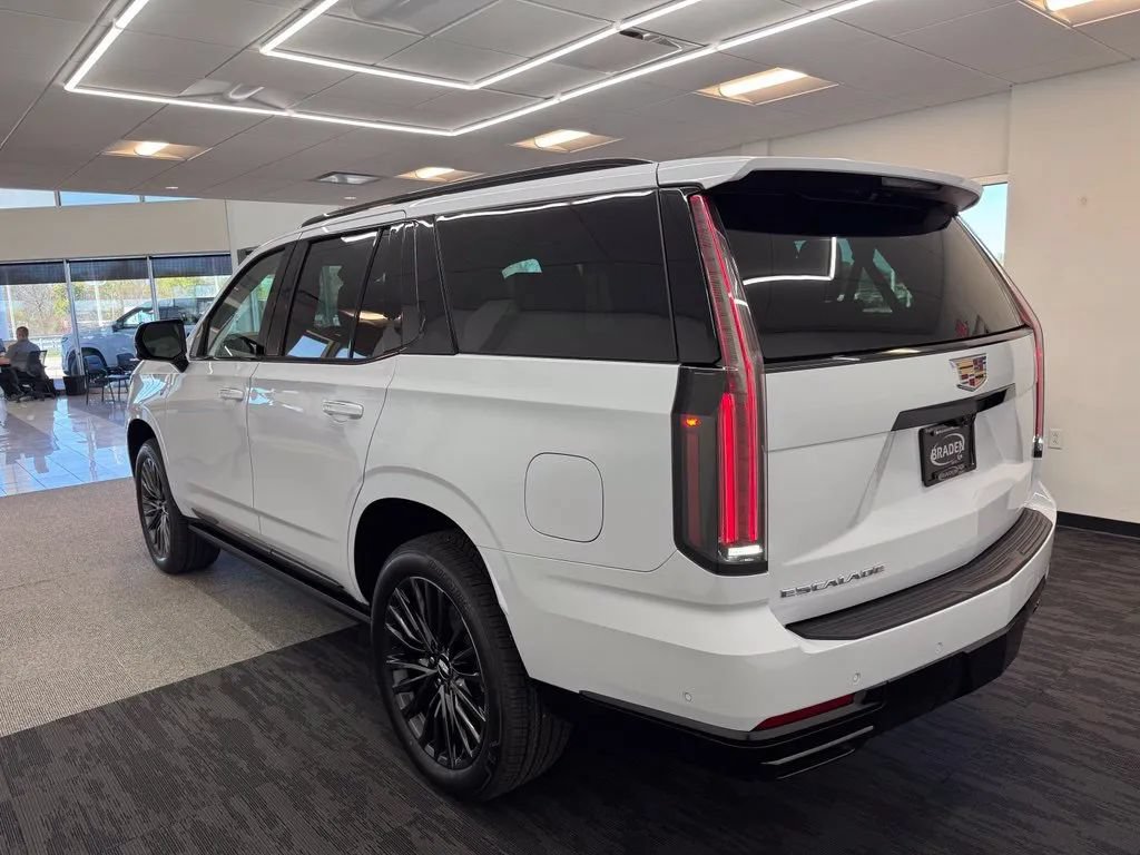 New 2027 Cadillac Escalade Platinum Sport w/ LPO, Floor Liner Package AWD/4WD image 4