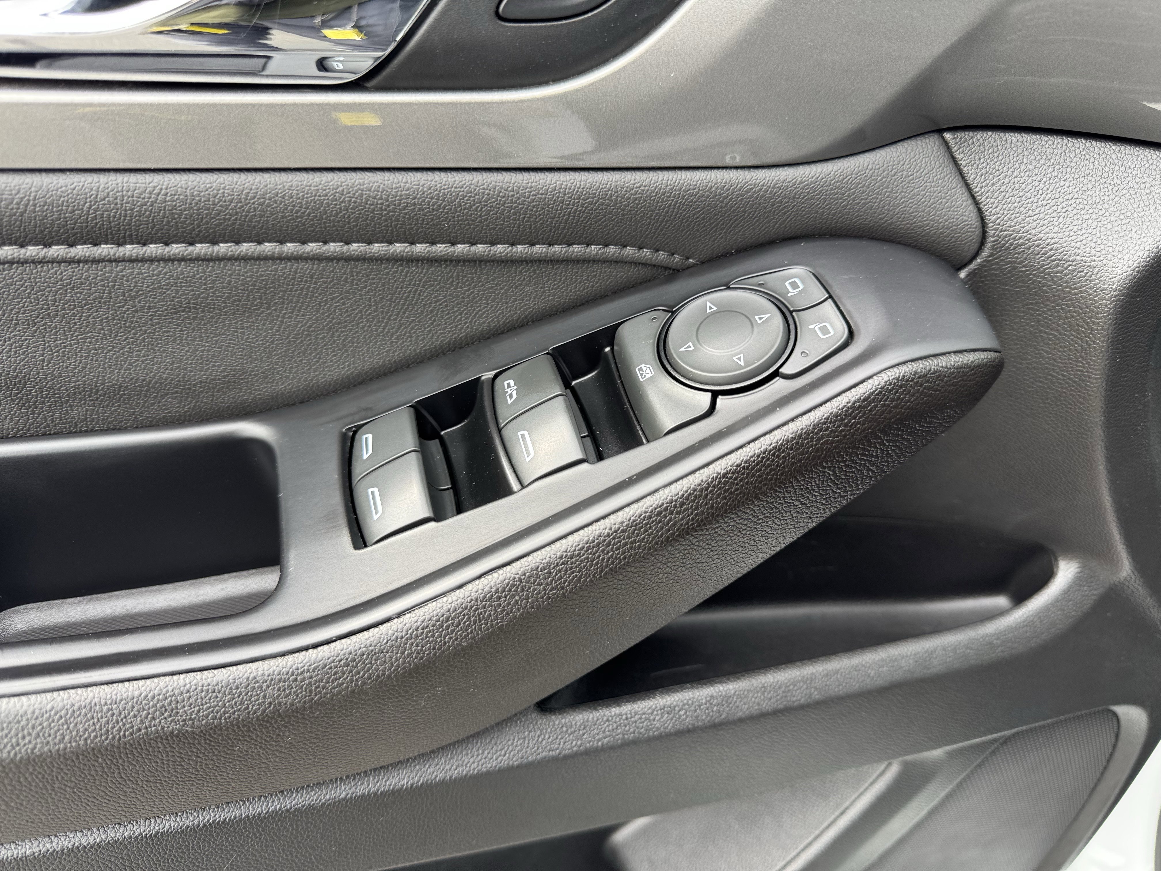 Used 2023 Chevrolet Traverse LT FWD image 10