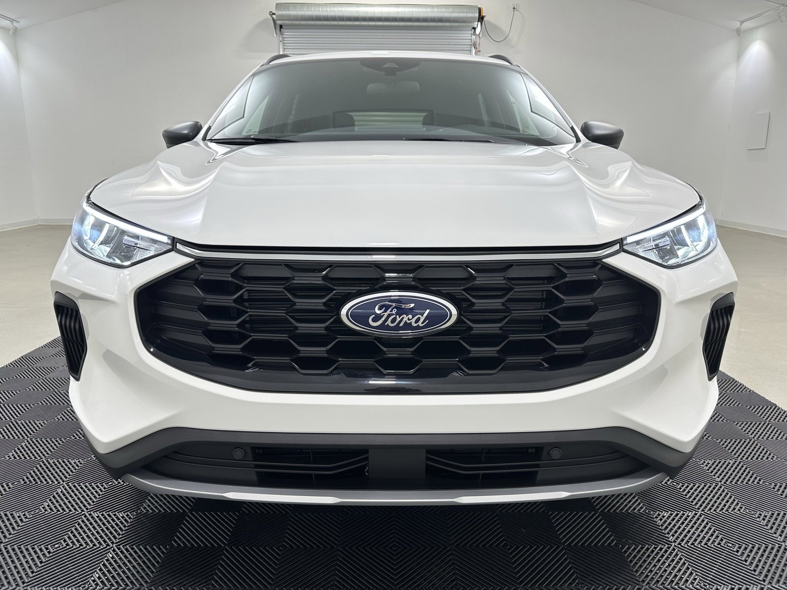 New 2025 Ford Escape ST-Line w/ Equipment Group 301A image 2