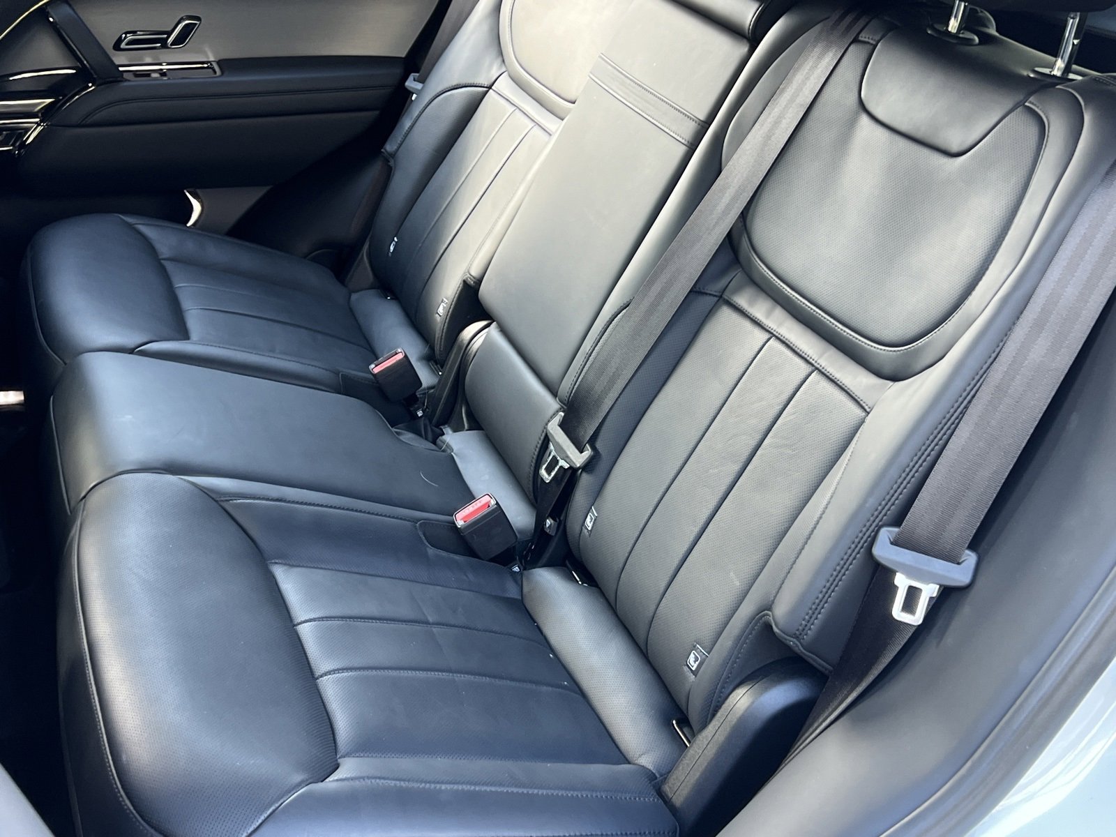 Used 2023 Land Rover Range Rover Sport SE image 13