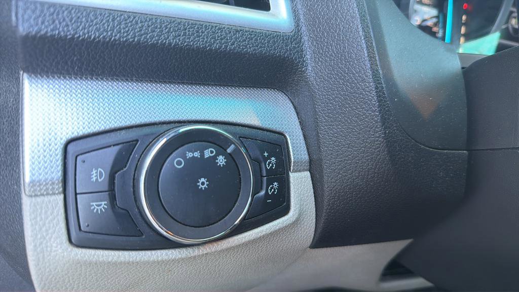 Used 2015 Ford Explorer XLT w/ Equipment Group 202B image 15