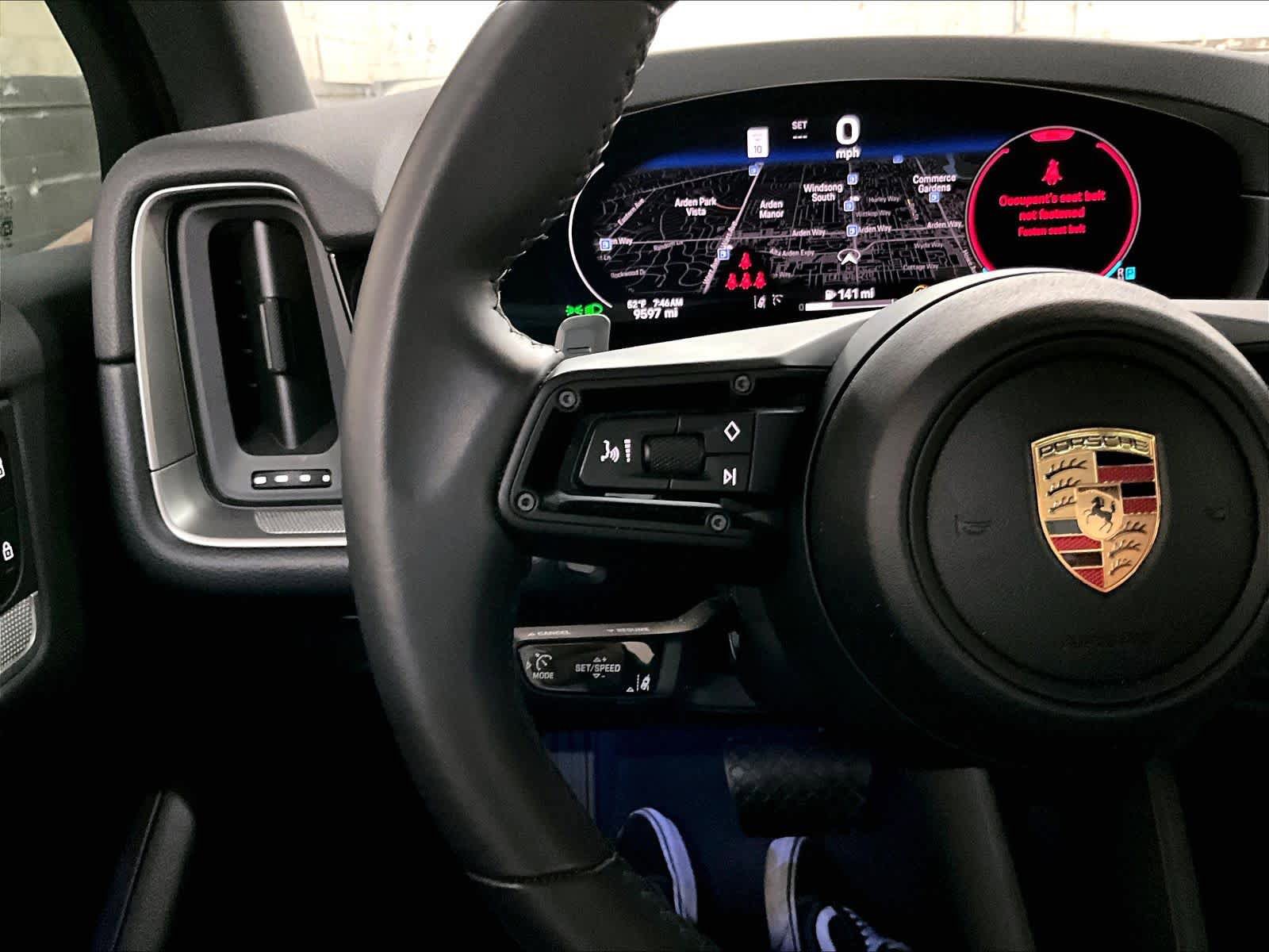Used 2025 Porsche Cayenne image 19