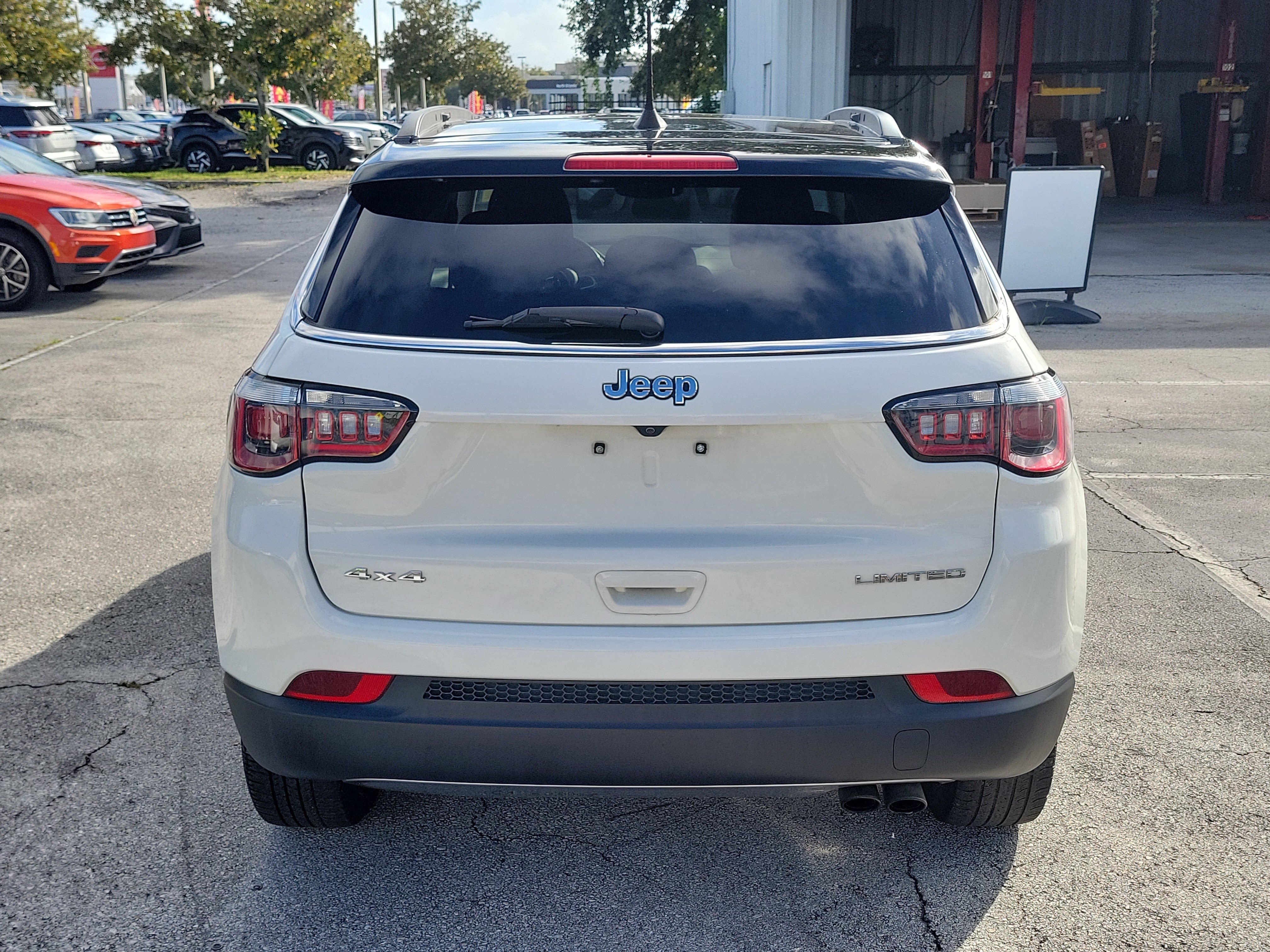 Used 2019 Jeep Compass Limited AWD/4WD image 5