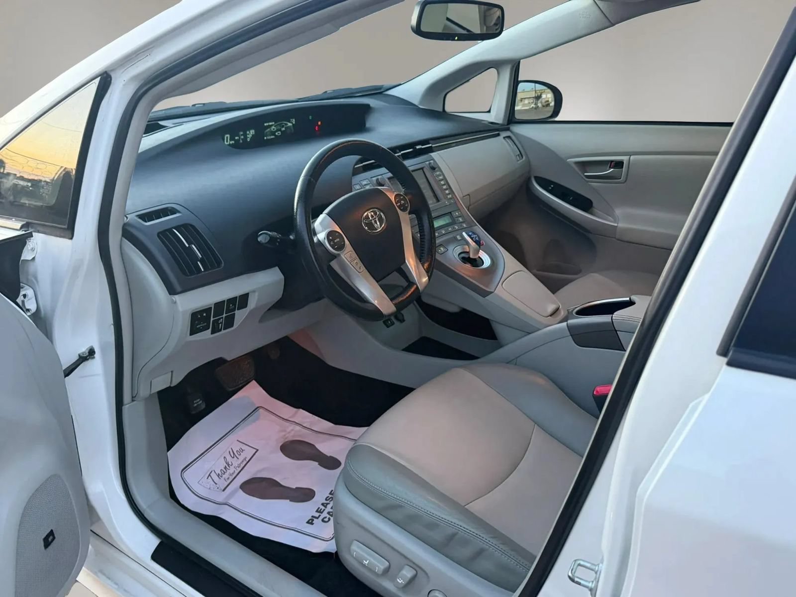 Used 2012 Toyota Prius Four w/ Deluxe Solar Roof Pkg FWD image 13