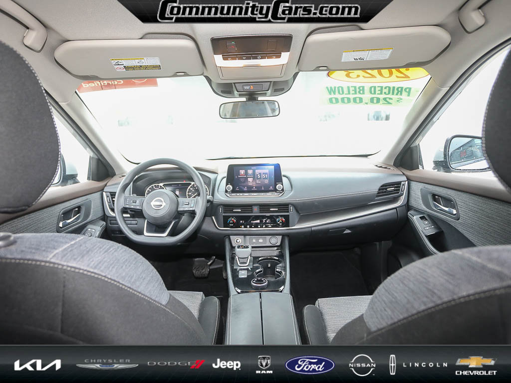 Used 2023 Nissan Rogue SV image 24