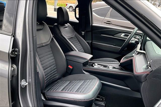 Used 2025 Ford Explorer ST-Line w/ Premium Package image 7