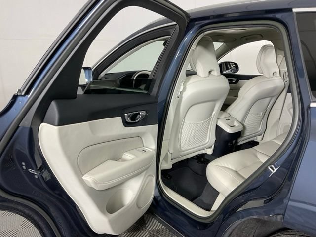 Used 2023 Volvo XC60 B5 Plus w/ Climate Package AWD/4WD image 33