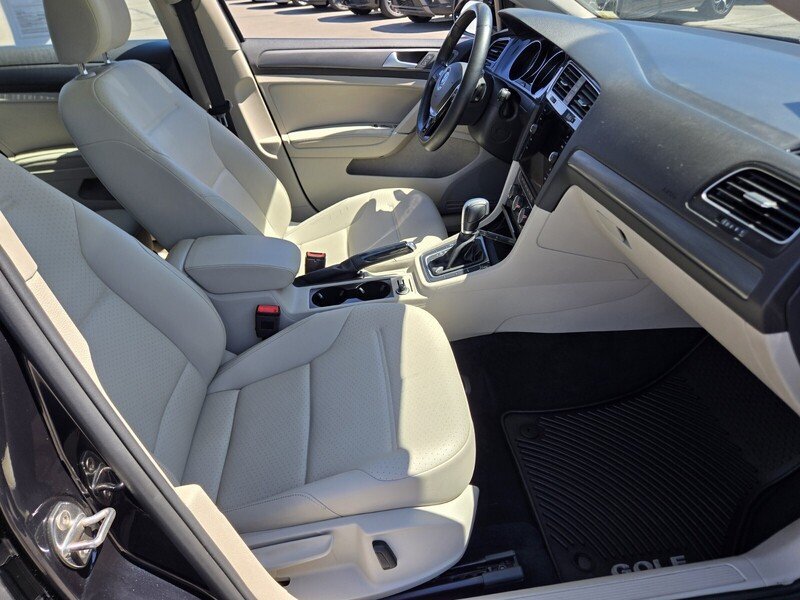 Used 2019 Volkswagen Golf SE w/ Driver Assistance Package FWD image 15