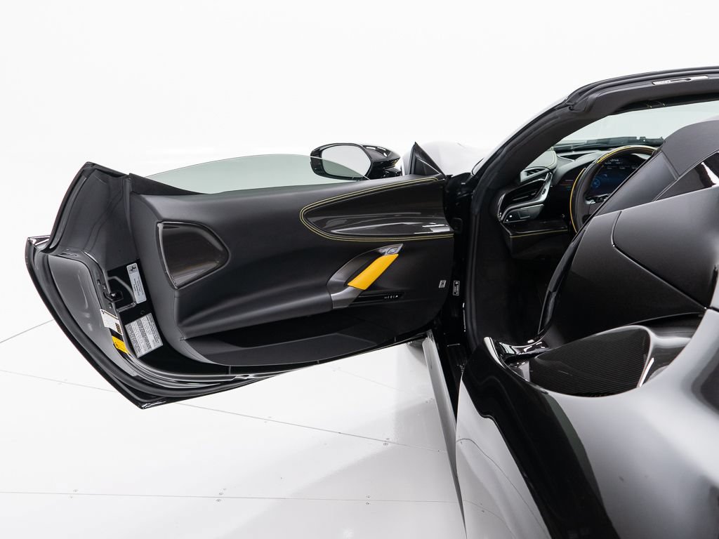 Used 2022 Ferrari SF90 Spider AWD/4WD image 18