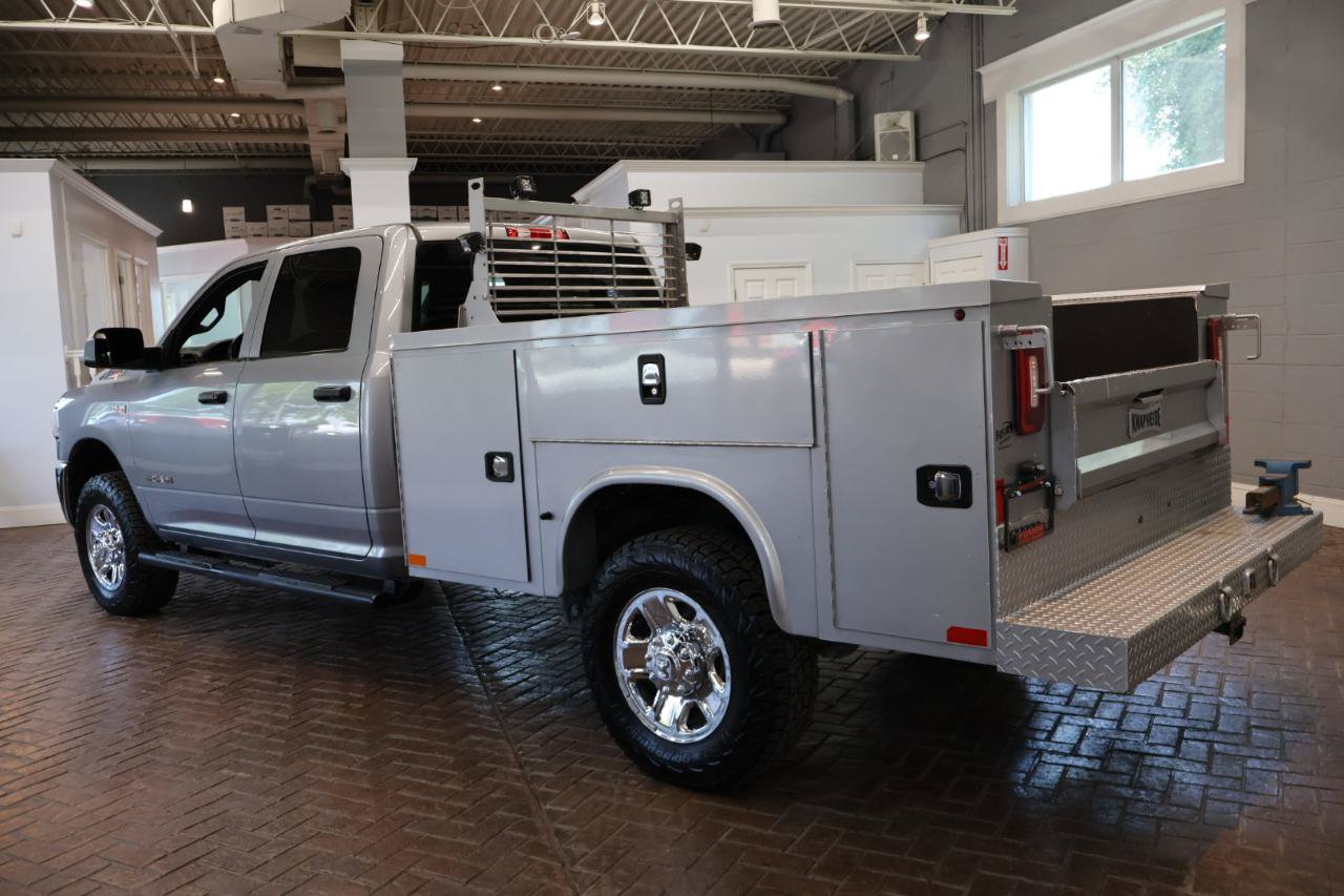 Used 2022 RAM 2500 Tradesman w/ Chrome Appearance Group AWD/4WD image 4