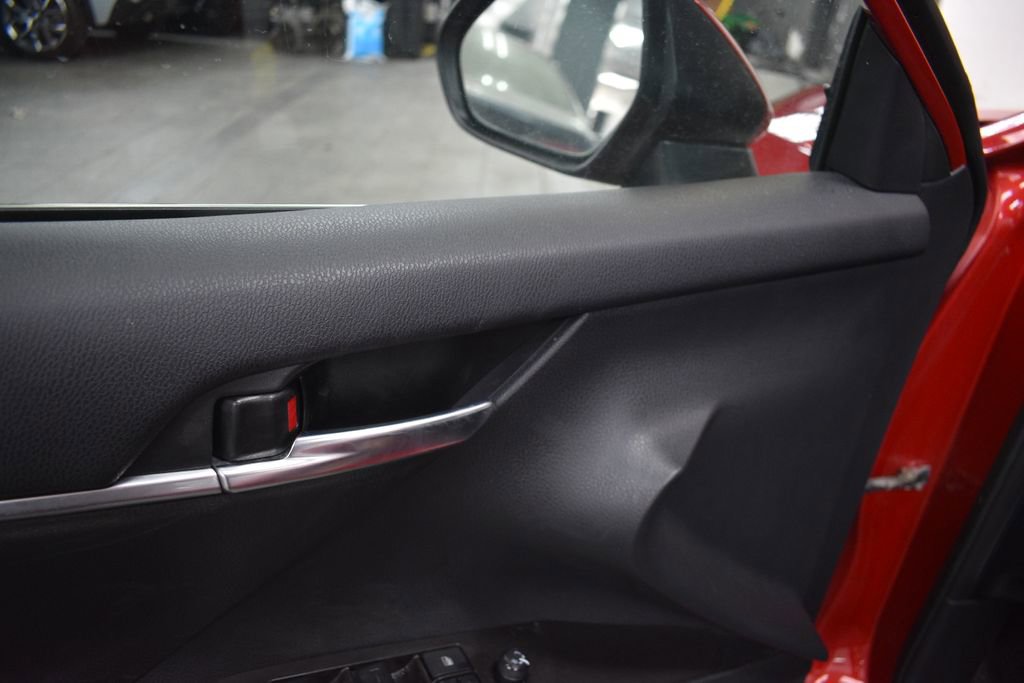 Used 2024 Toyota Camry SE image 11