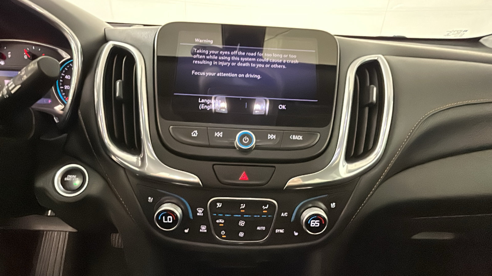 Used 2019 Chevrolet Equinox Premier AWD/4WD image 28