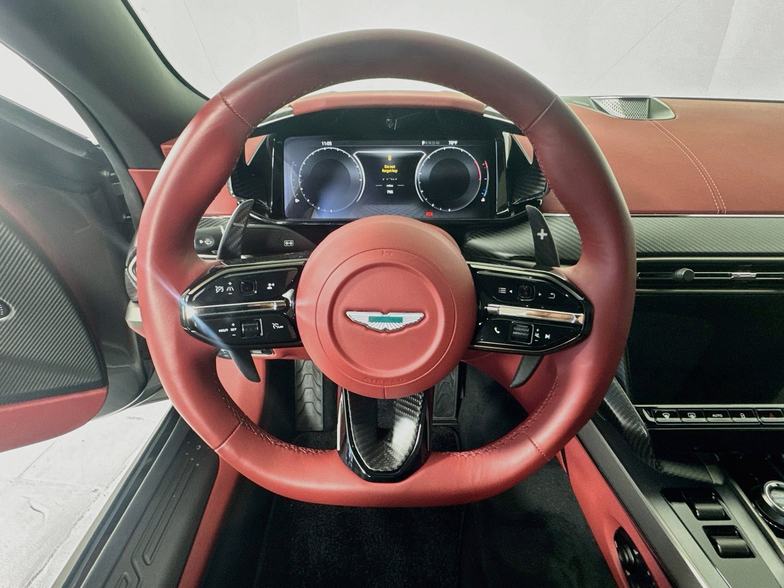Used 2025 Aston Martin Vanquish RWD image 12