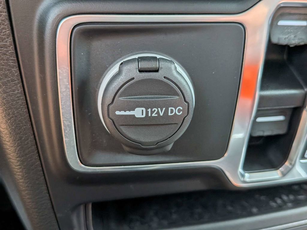 Used 2020 Jeep Gladiator Overland w/ Trailer Tow Package image 22