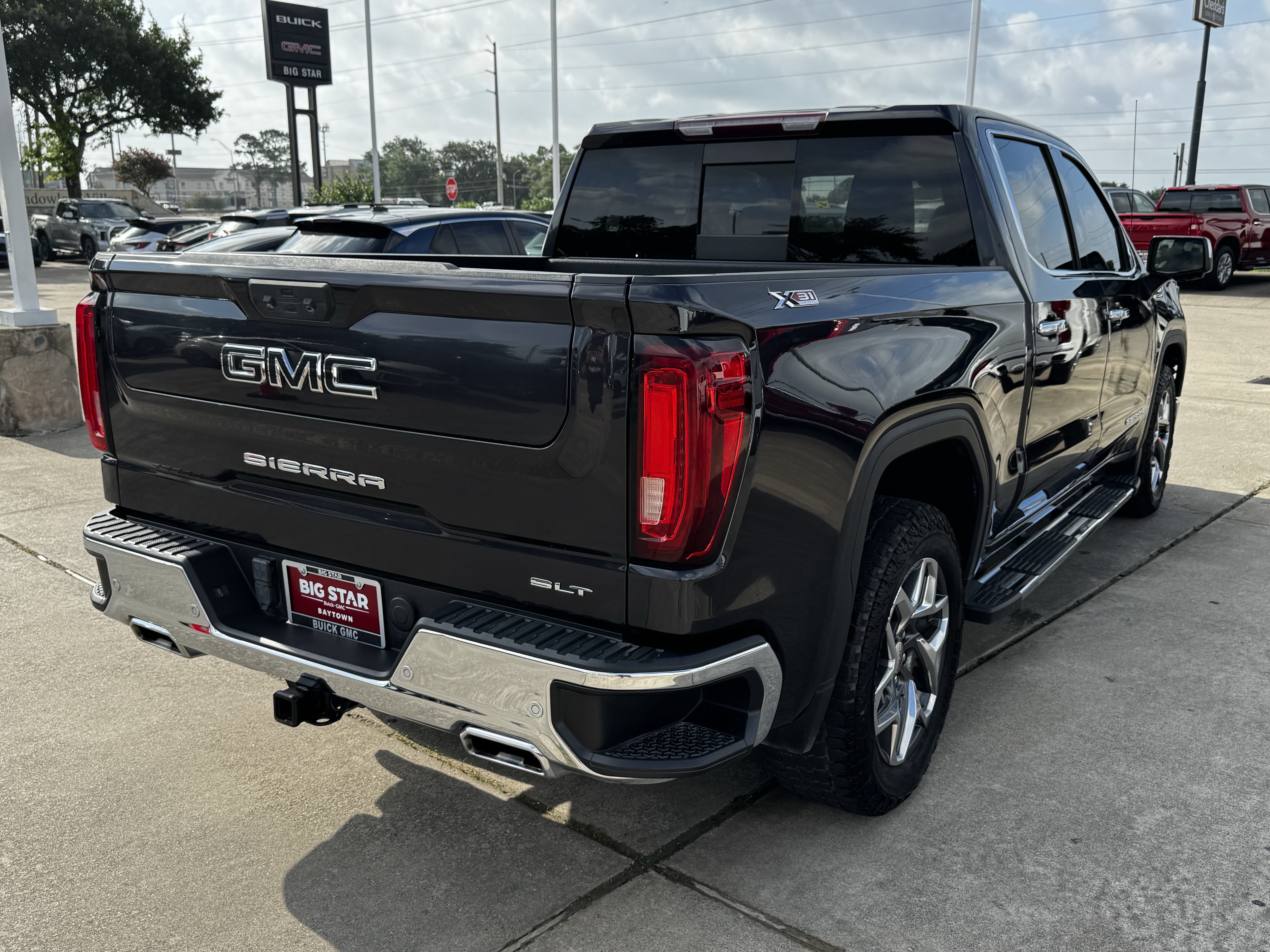 Used 2023 GMC Sierra 1500 SLT AWD/4WD image 18