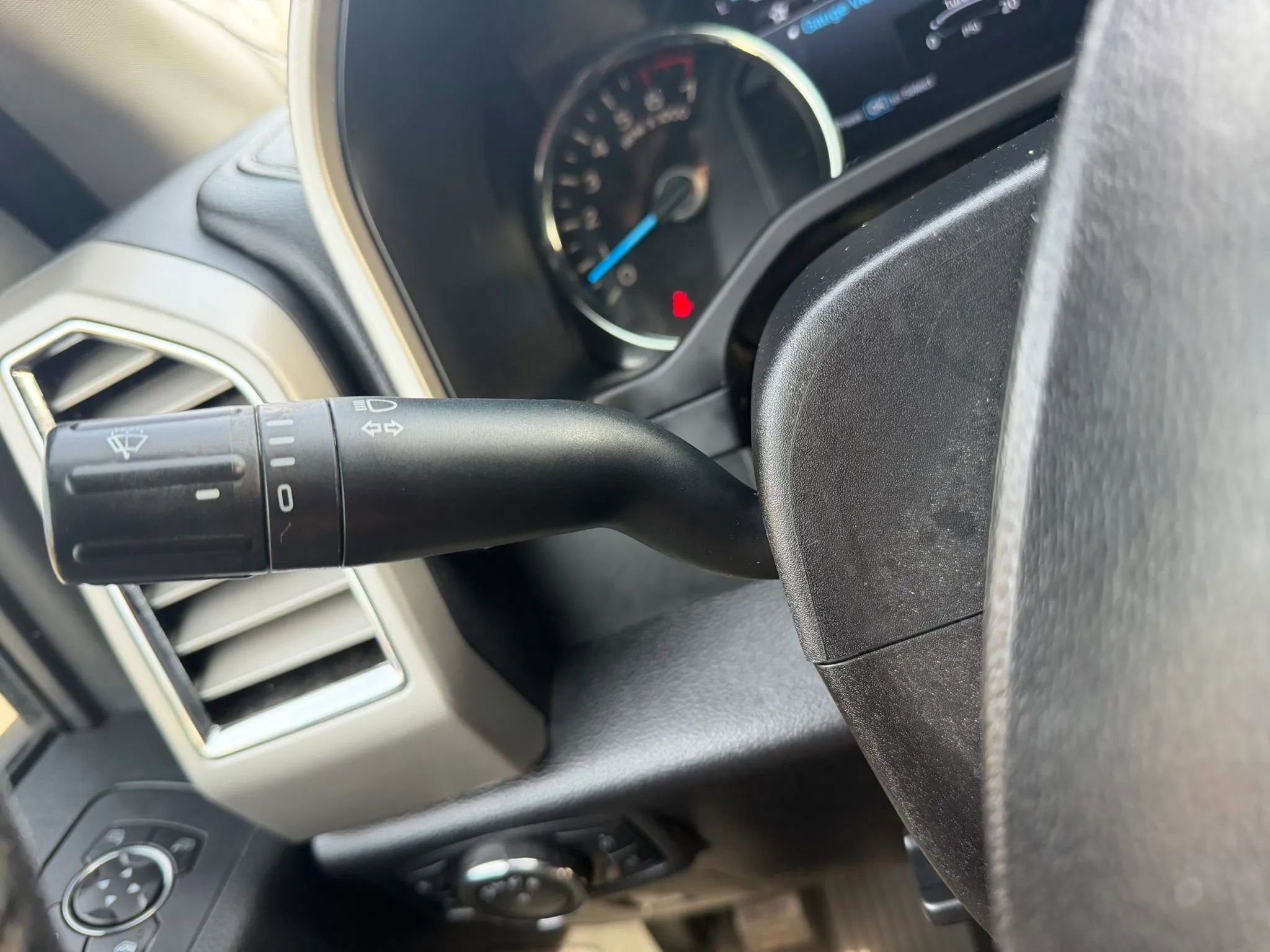 Used 2015 Ford F150 Lariat image 18