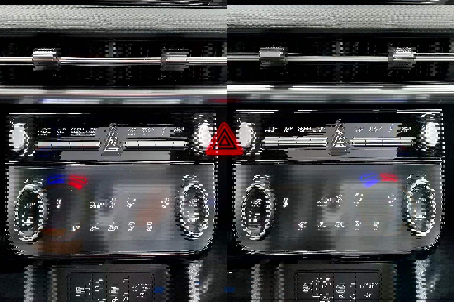 Used 2026 Hyundai Santa Cruz SEL AWD/4WD image 16