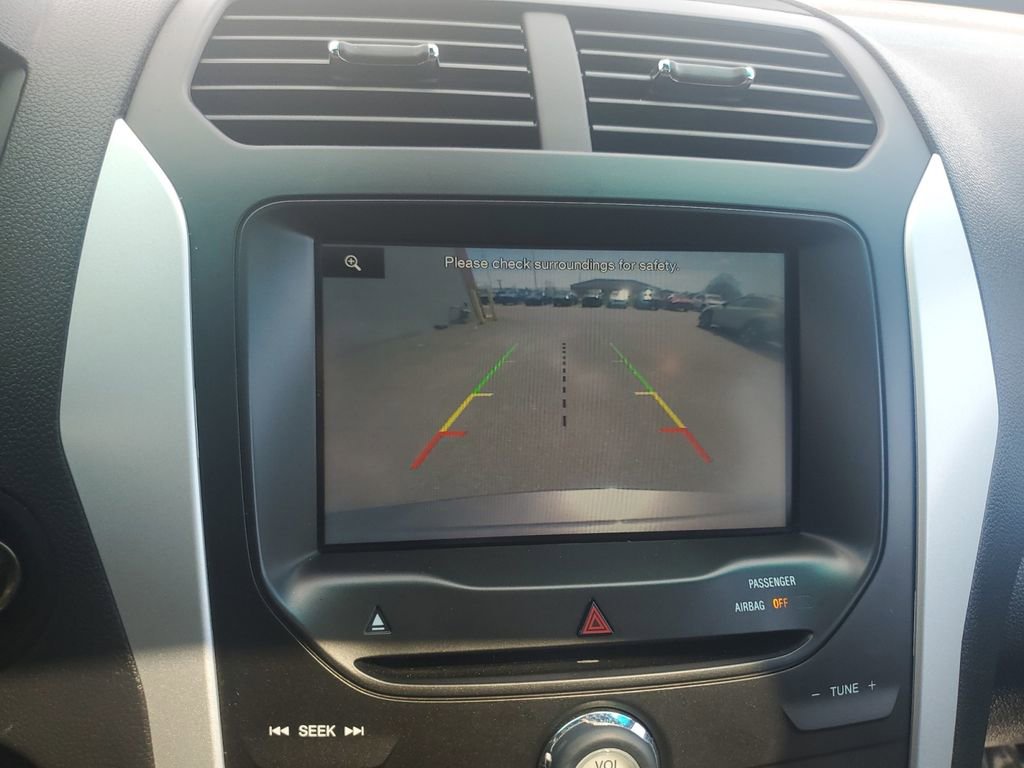 Used 2014 Ford Explorer XLT w/ Equipment Group 202A image 19