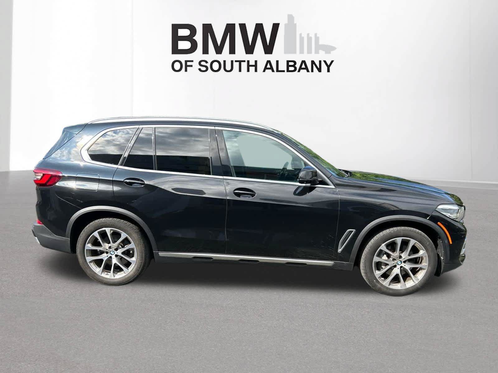Certified 2023 BMW X5 xDrive40i w/ Premium Package AWD/4WD image 2