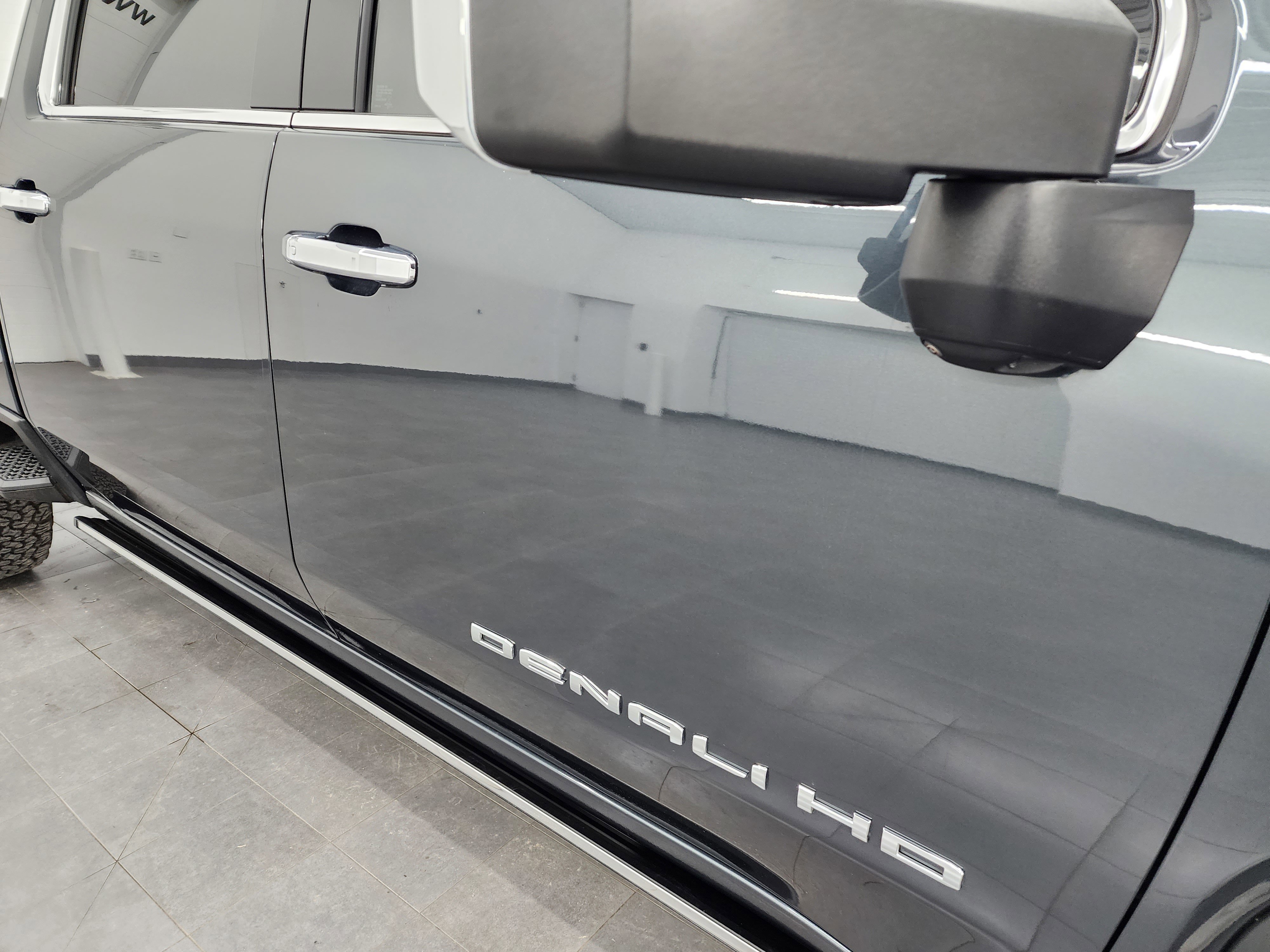 Used 2023 GMC Sierra 3500 Denali w/ Denali Ultimate Package image 26