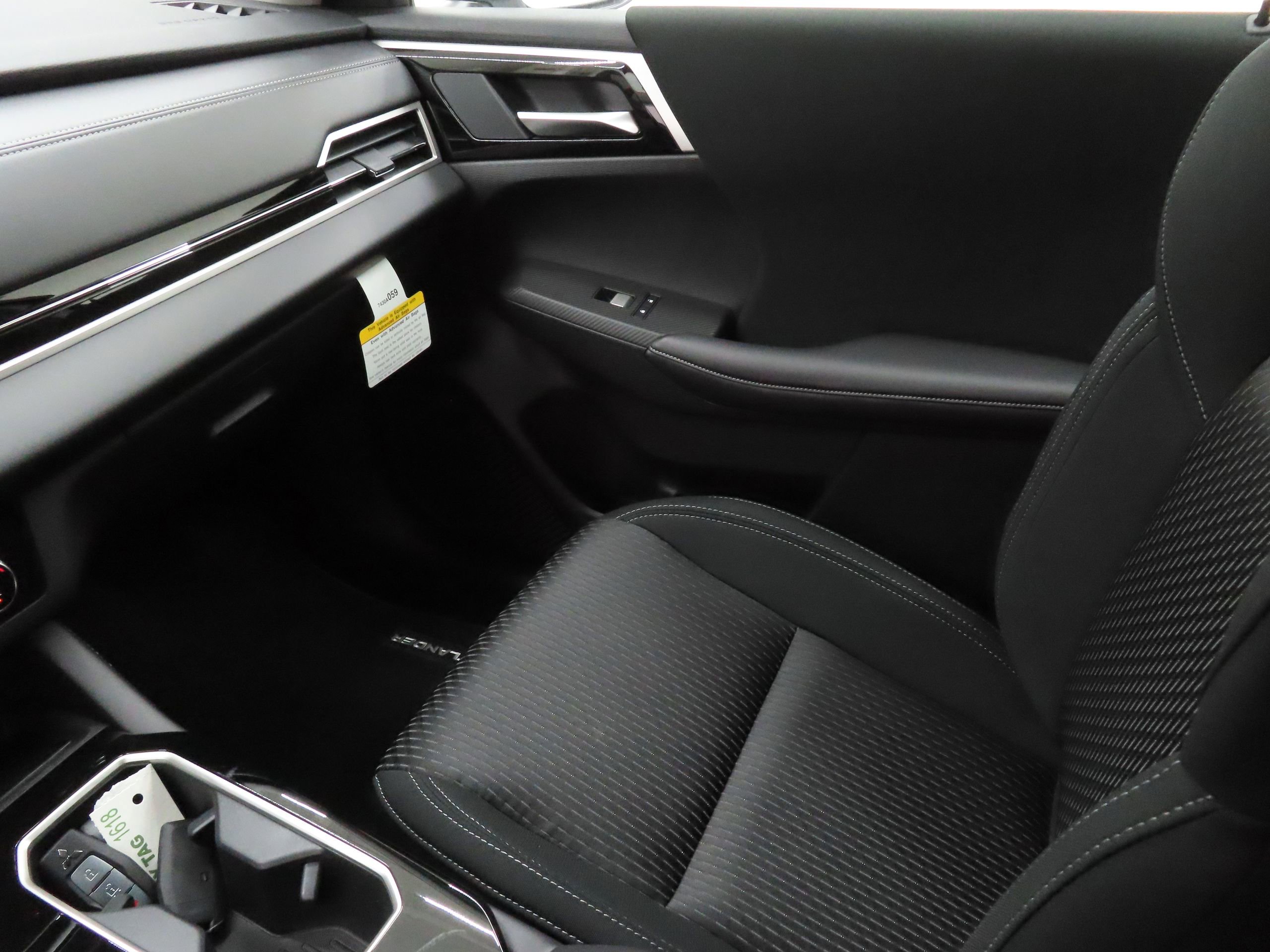 New 2026 Mitsubishi Outlander ES image 16