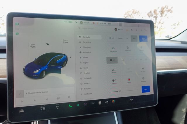 Used 2019 Tesla Model 3 Performance image 15