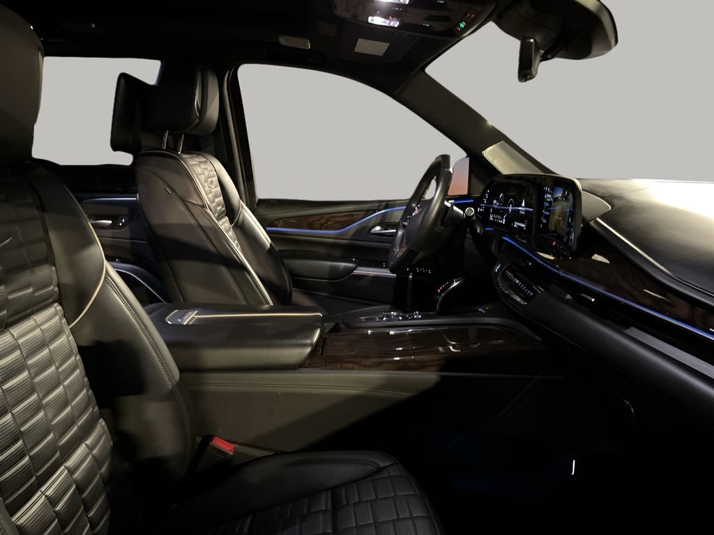 Used 2023 Cadillac Escalade ESV Premium Luxury Platinum image 11