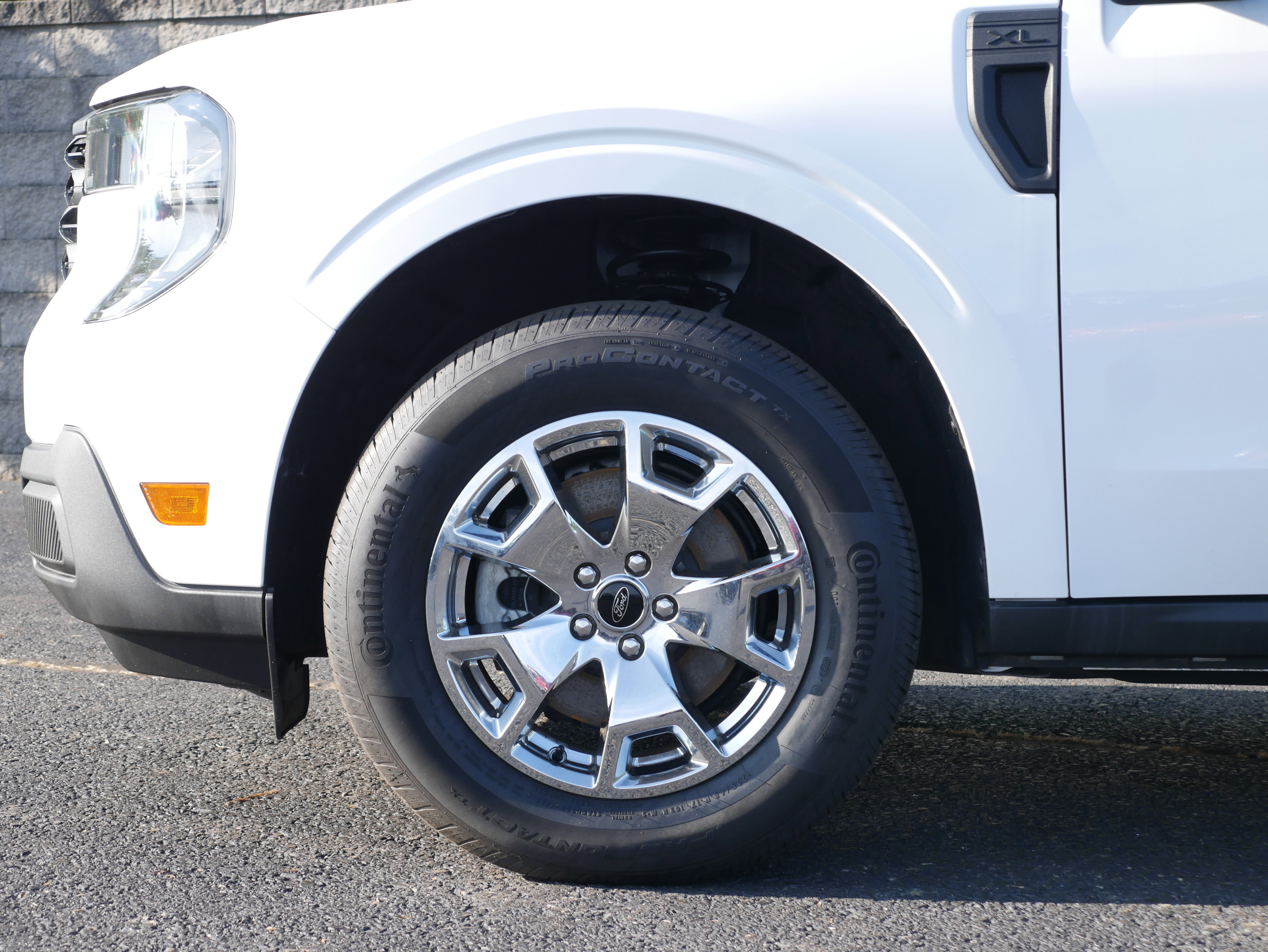 Used 2025 Ford Maverick XL image 11