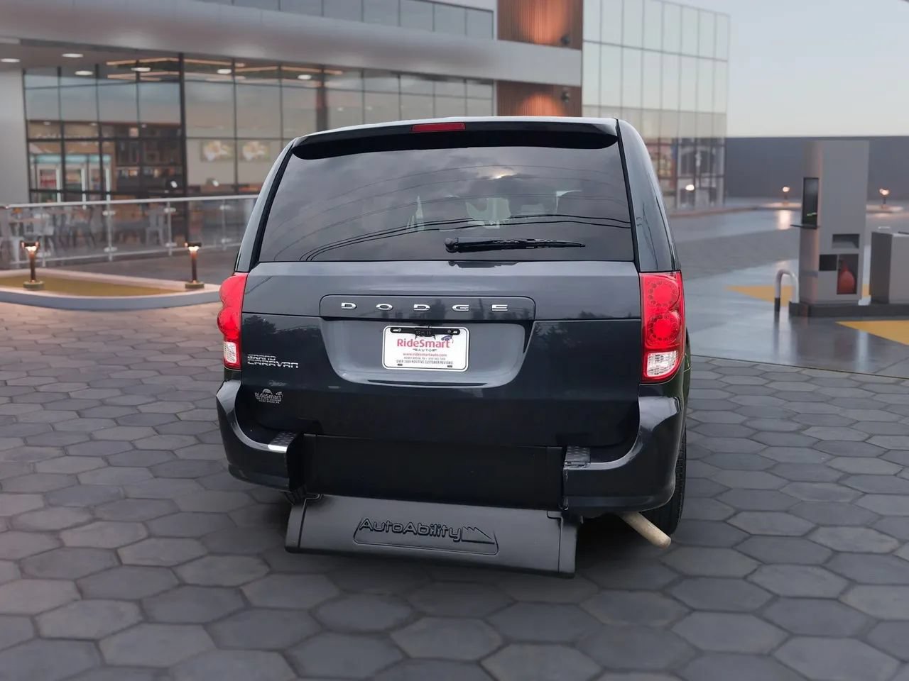 Used 2014 Dodge Grand Caravan SE w/ Quick Order Package 29E SE FWD image 12