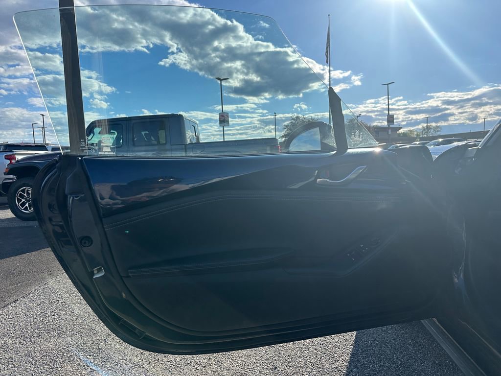 Used 2025 MAZDA MX-5 Miata RF Grand Touring RWD image 9