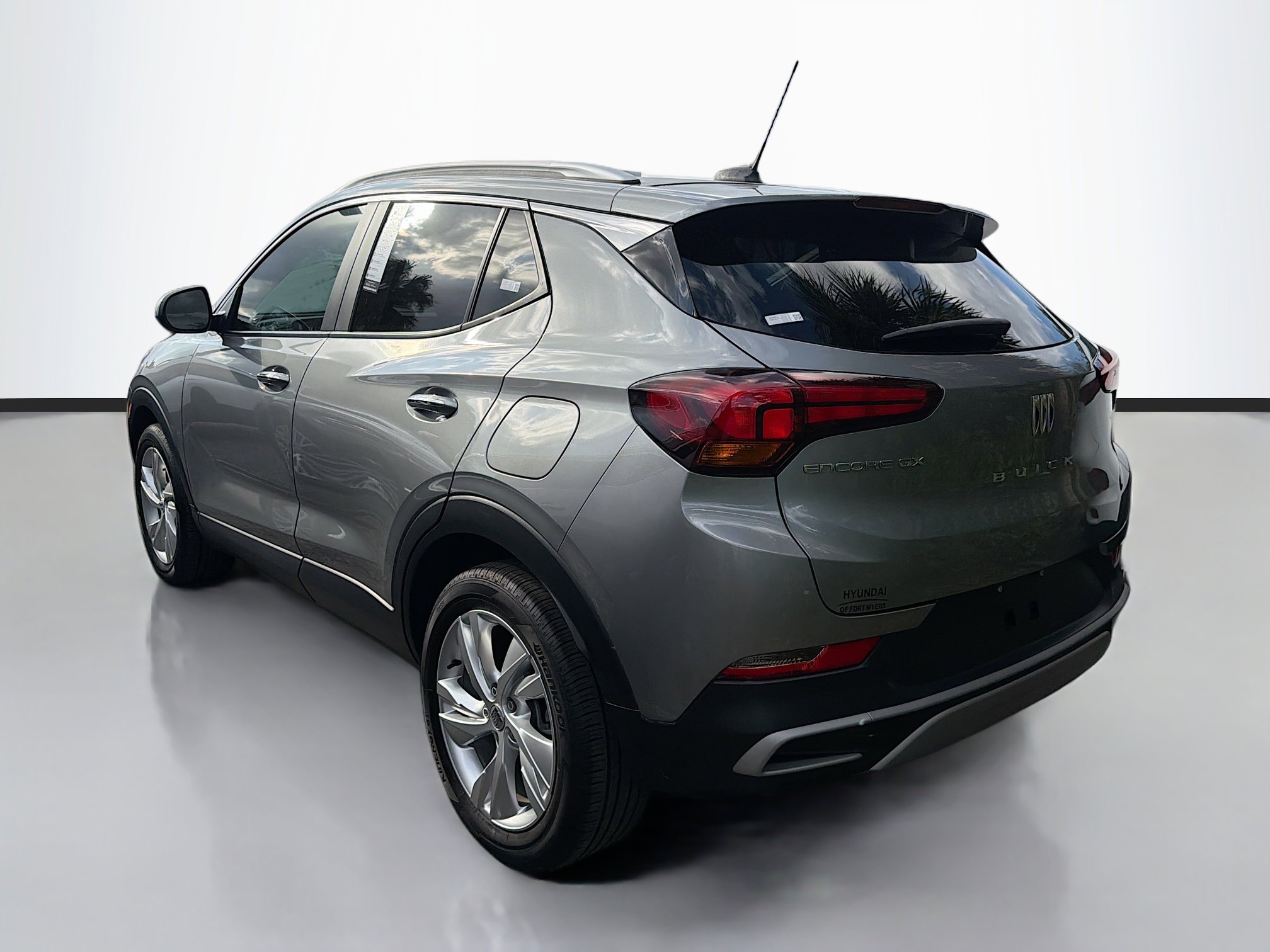 Used 2024 Buick Encore GX Preferred image 4