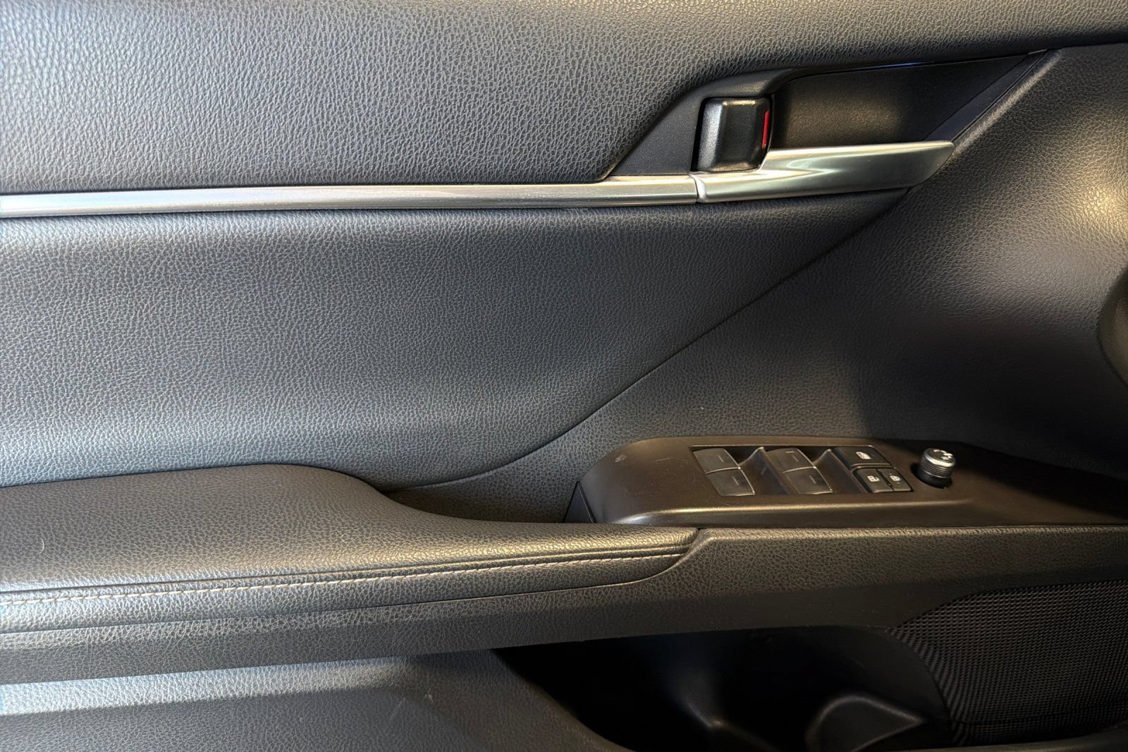 Used 2024 Toyota Camry XSE FWD image 13