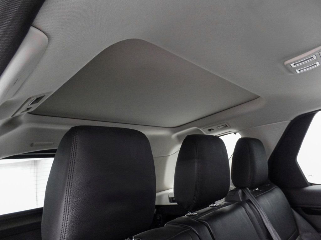 Used 2019 Land Rover Discovery SE image 16