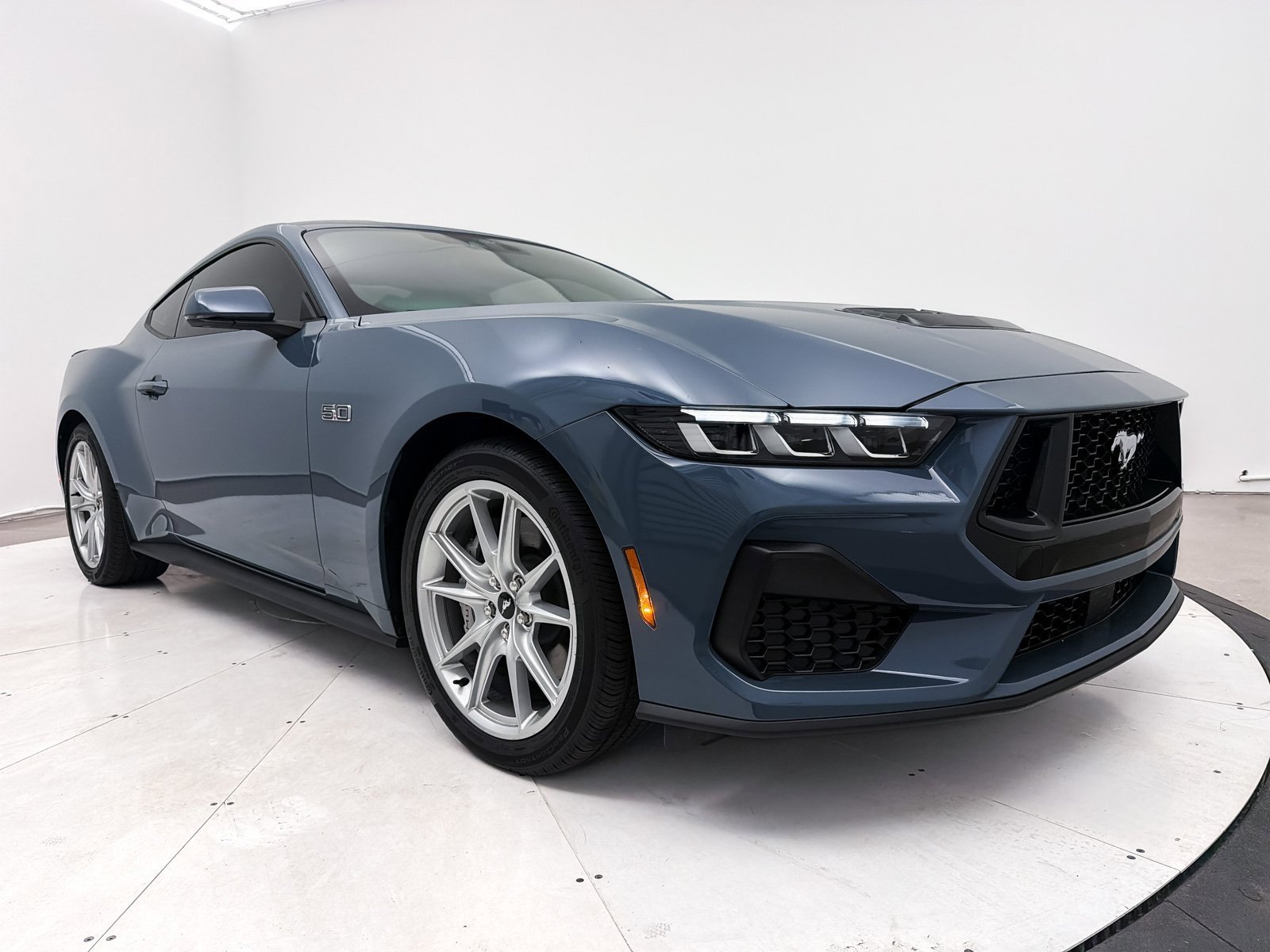 Used 2024 Ford Mustang GT Premium image 13