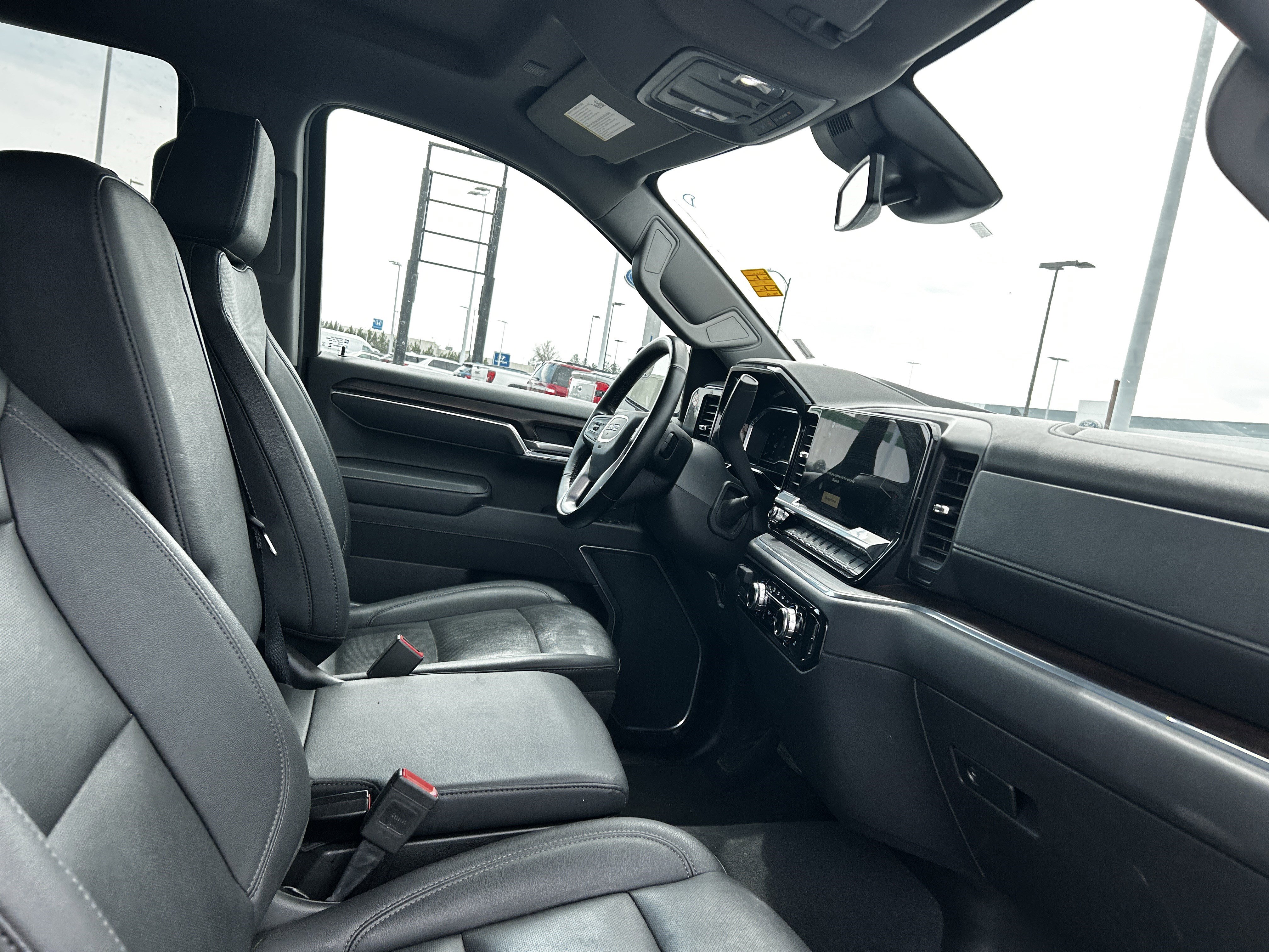 Used 2025 GMC Sierra 1500 SLT image 13