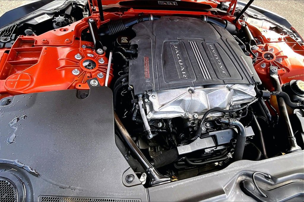 Used 2015 Jaguar F-TYPE Convertible image 10