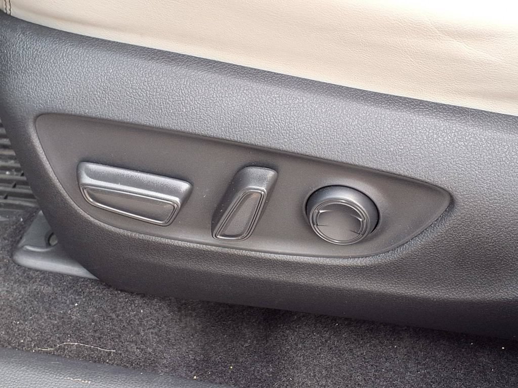 Used 2023 Toyota RAV4 XLE Premium FWD image 26